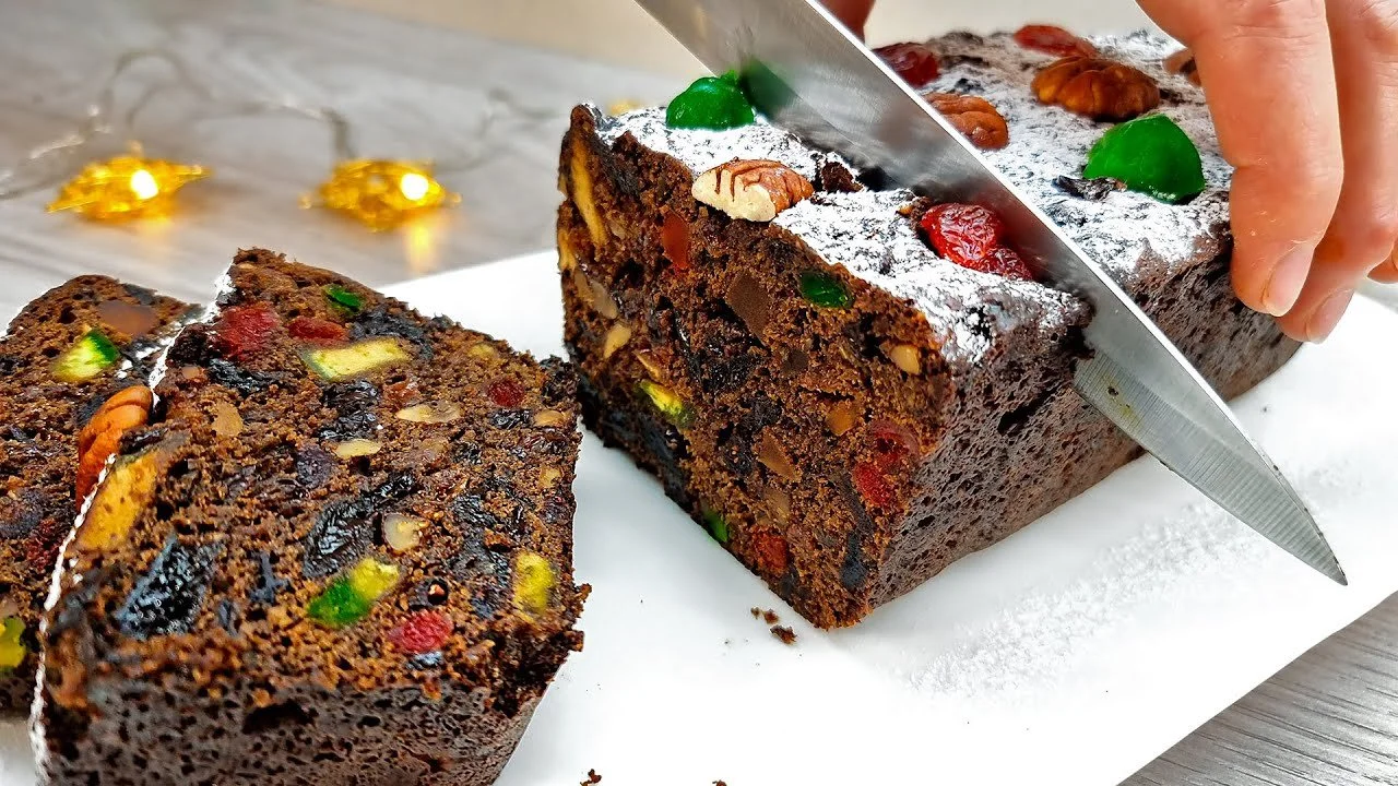 Karácsonyi torta az egész család számára, ízletes ünnepi desszert