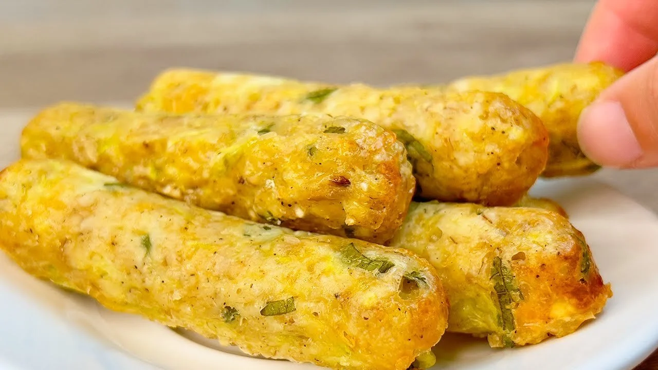 Cukkinis tojásos zabkása tálalva, tápláló reggeli recept kép