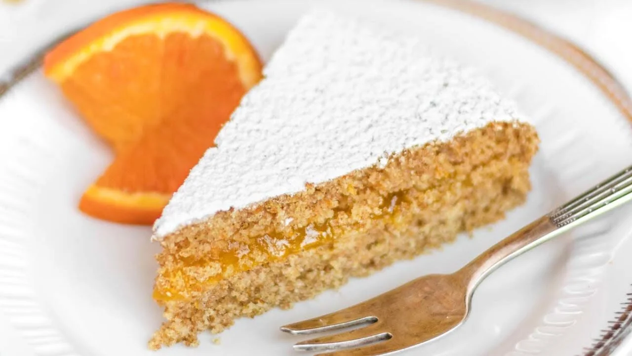 Egyszerű vegán narancs torta, puha és finom recept fotója