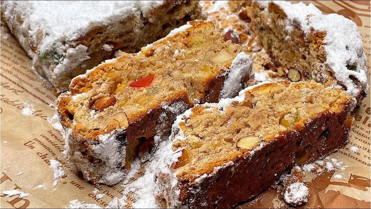 Könnyű Karácsonyi Stollen ünnepi sütemény készítése