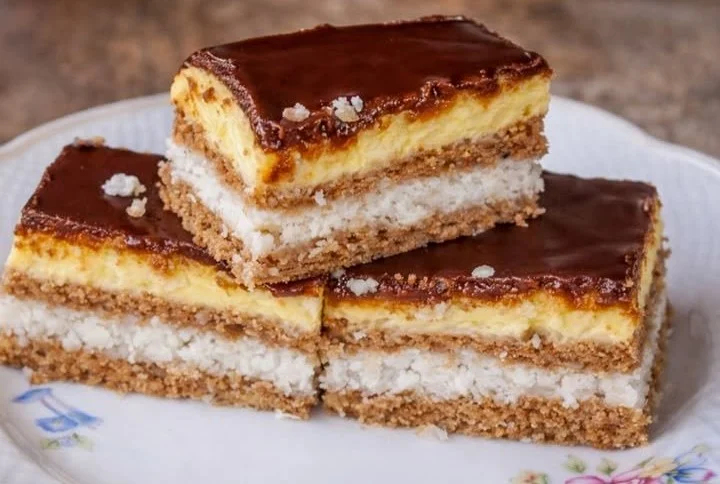Egyszerű kókuszos sütemény recept otthon készítve