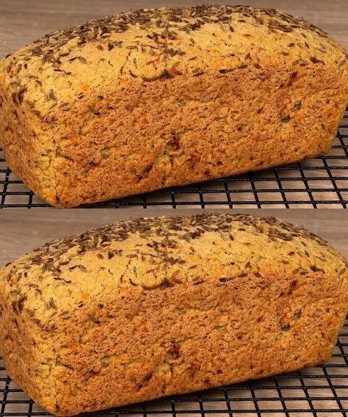 Aromás cukkinis zabkenyér készítés közben